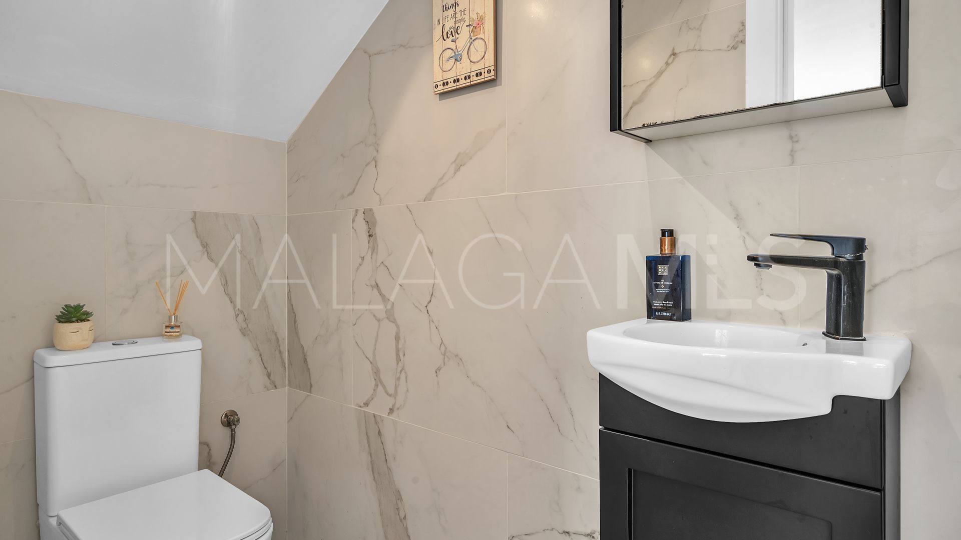 Buy Guadalmina Alta villa with 4 bedrooms