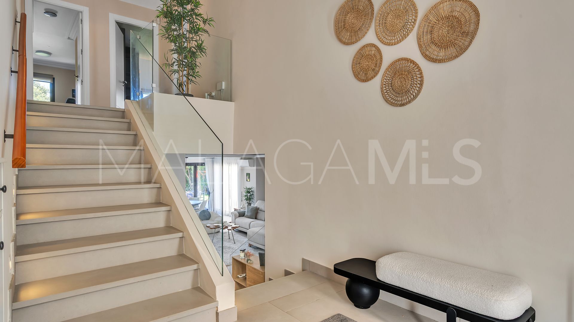 Buy Guadalmina Alta villa with 4 bedrooms