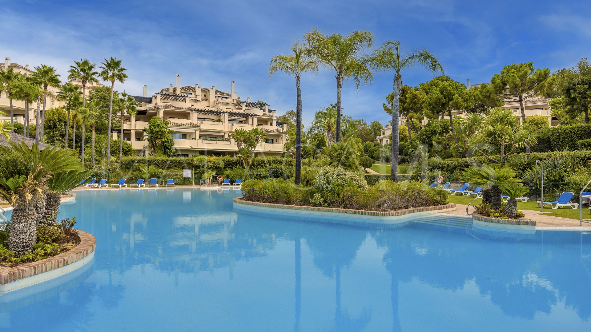 Markplanslägenhet for sale in Benahavis
