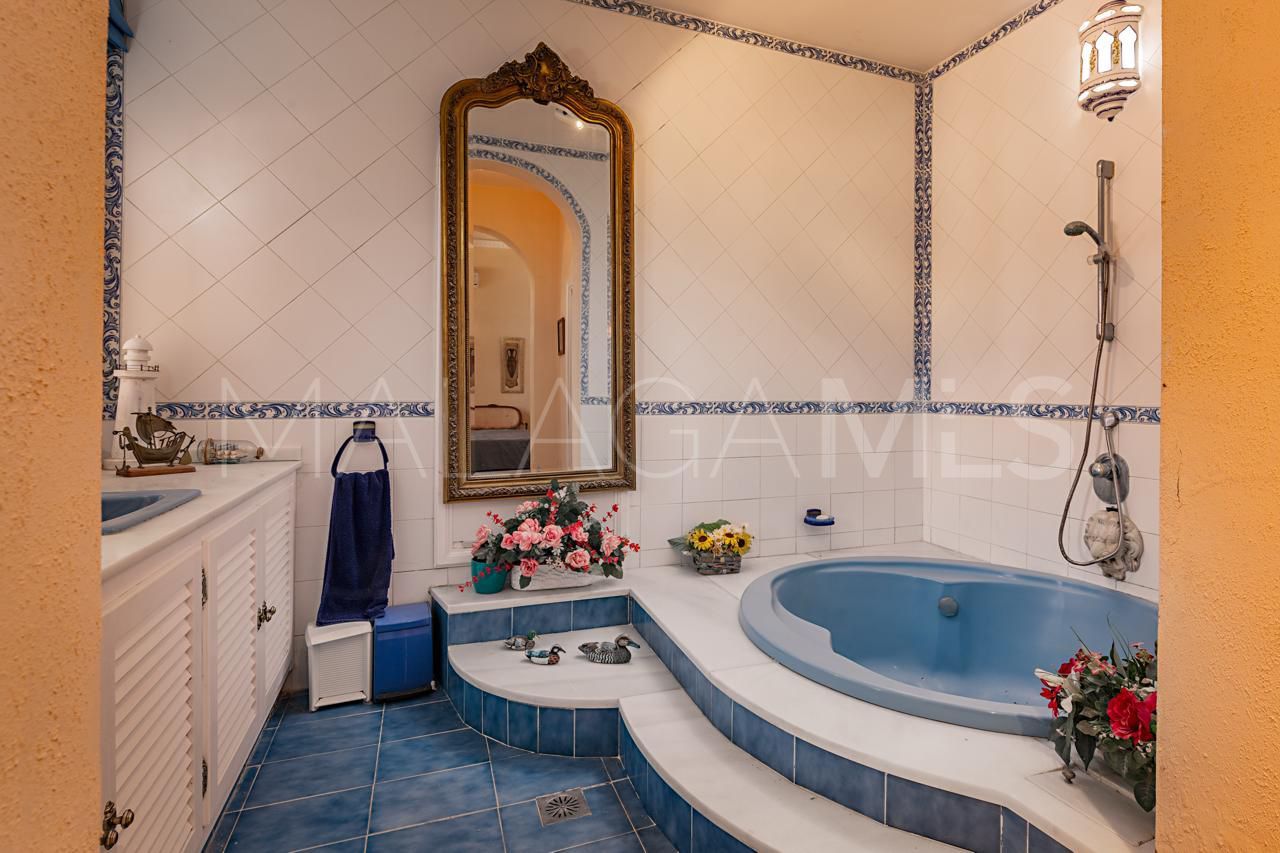 Finca for sale in Manilva