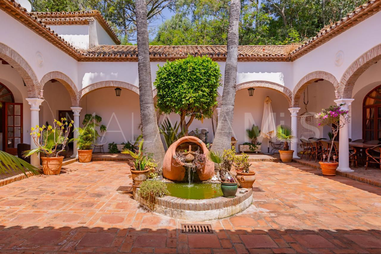 Finca for sale in Manilva