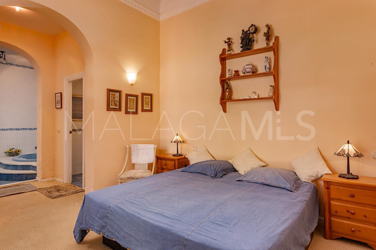 Finca for sale in Manilva