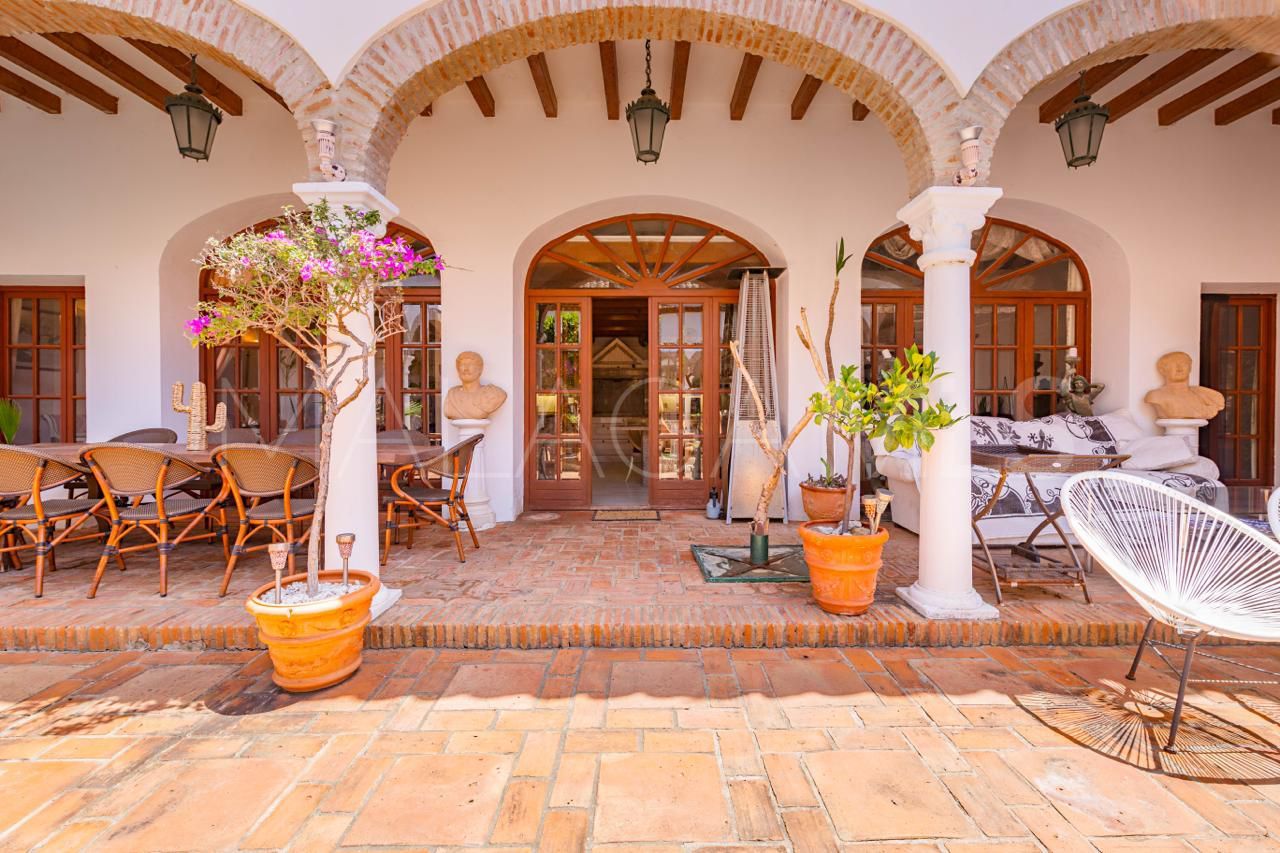 Finca for sale in Manilva
