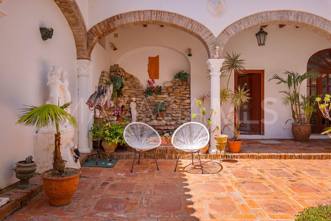 Finca for sale in Manilva