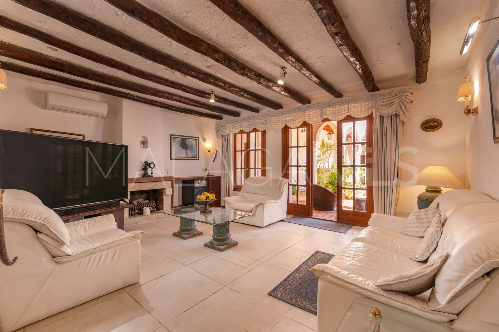 Finca for sale in Manilva