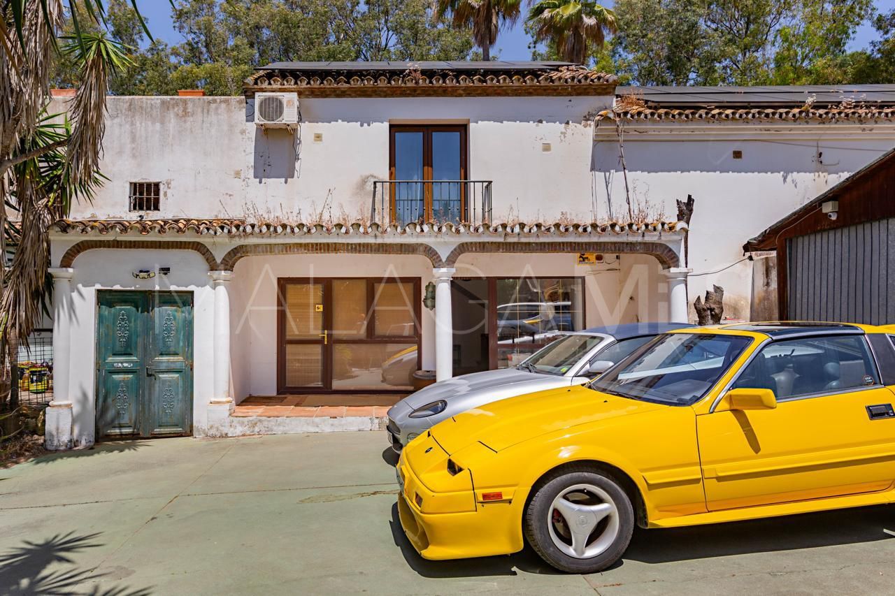 Finca for sale in Manilva