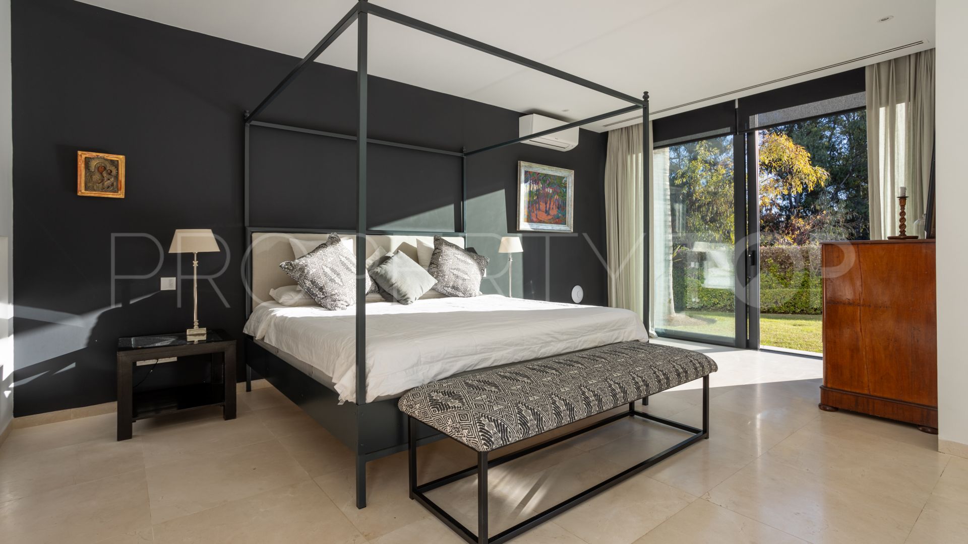 Comprar villa en Guadalmina Baja de 5 dormitorios
