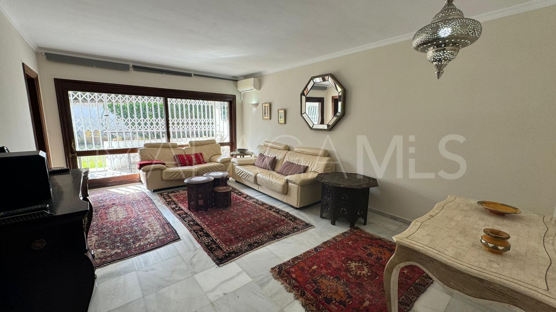 Wohnung for sale in Estepona Ost