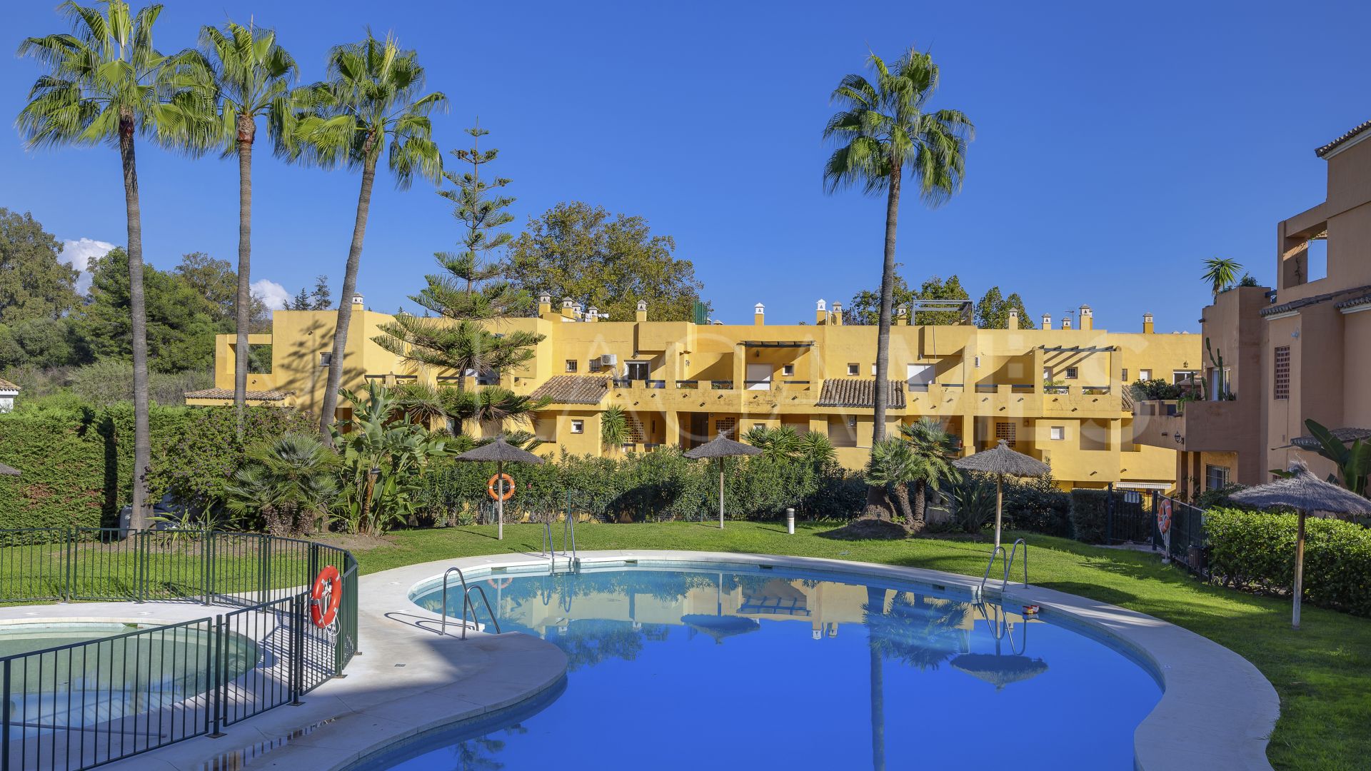 Lägenhet for sale in Guadalmina Alta