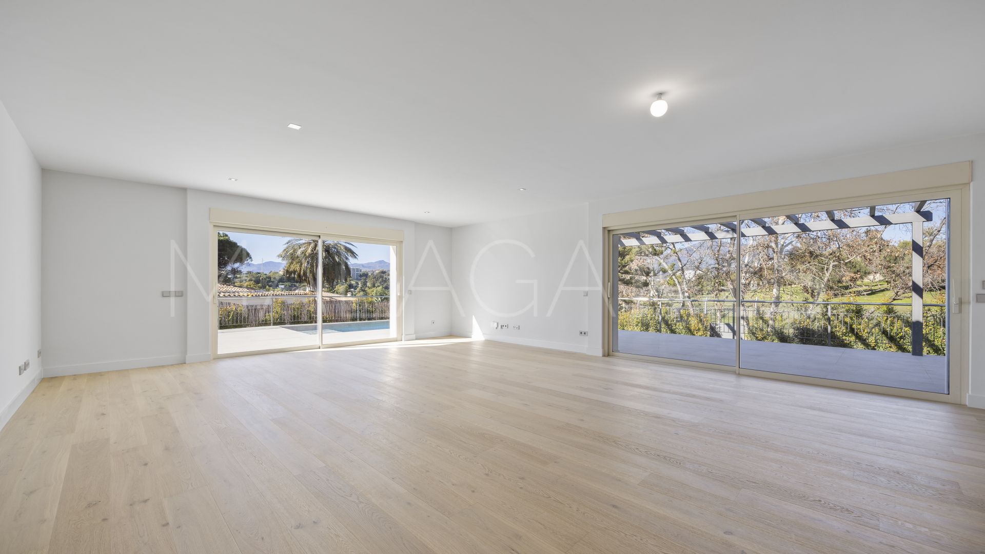 Villa for sale in Guadalmina Alta