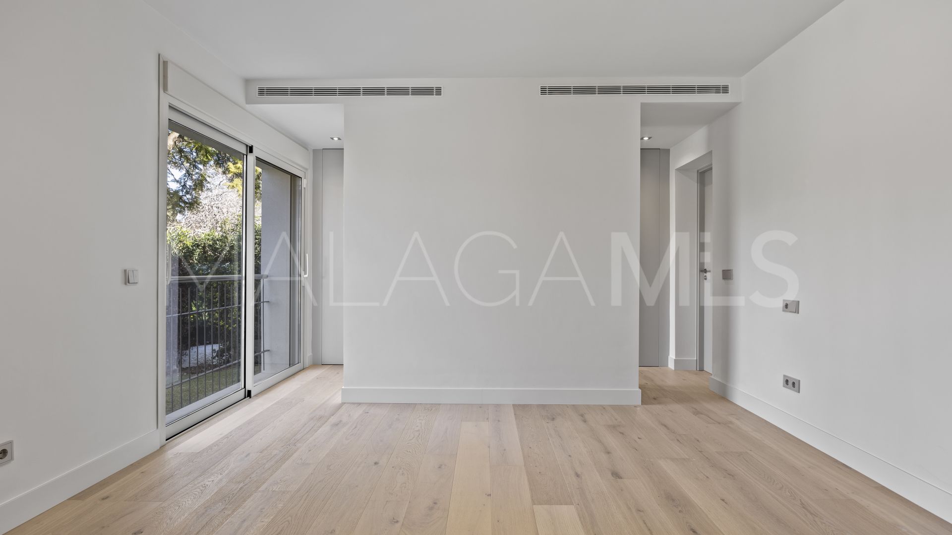 Villa for sale in Guadalmina Alta