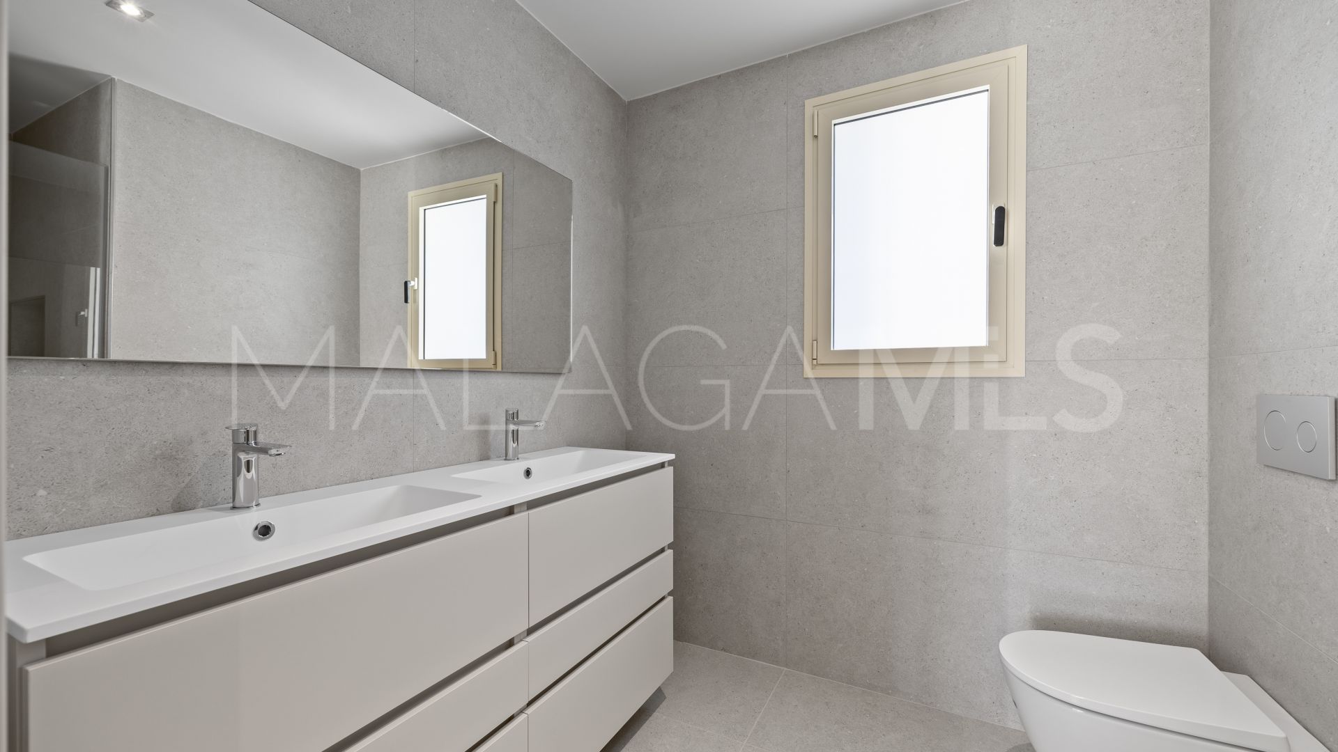 Villa for sale in Guadalmina Alta