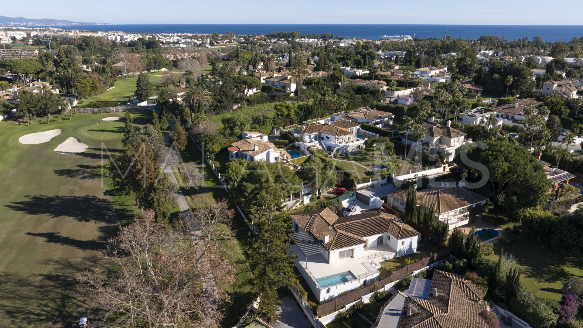 Villa for sale in Guadalmina Alta