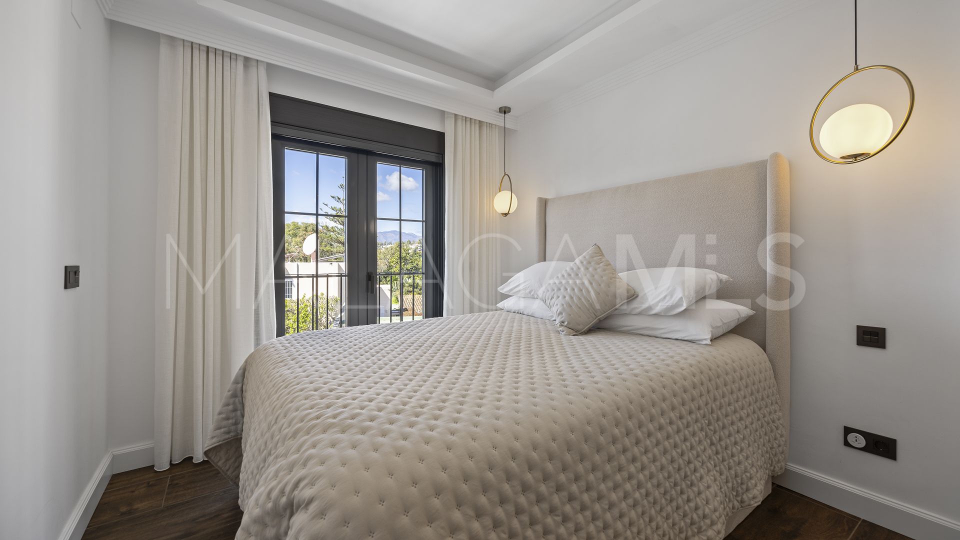 Villa for sale in Guadalmina Alta