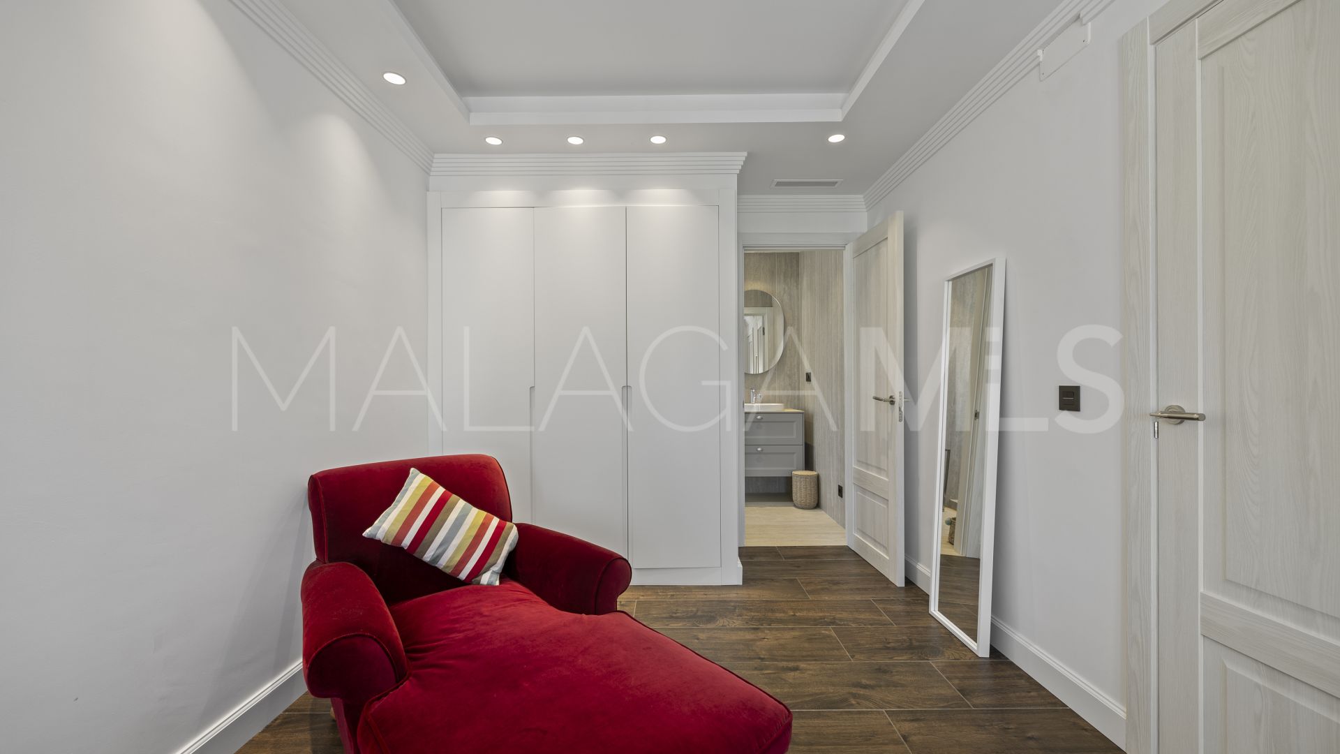 Villa for sale in Guadalmina Alta