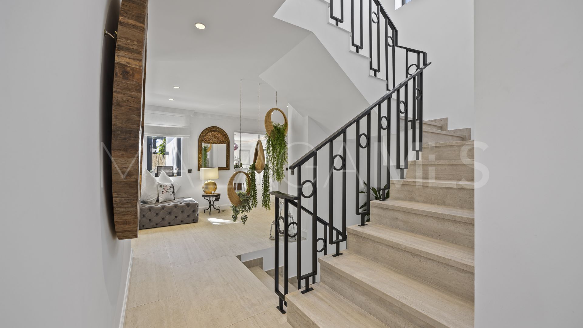 Villa for sale in Guadalmina Alta