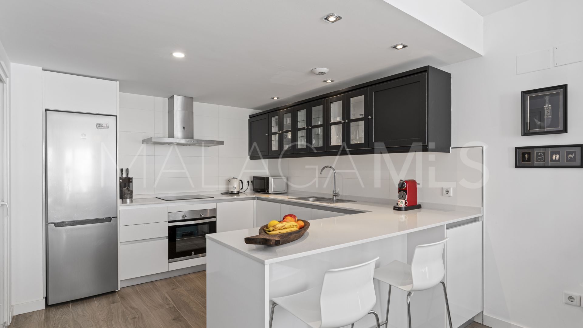 Buy penthouse in Benahavis with 3 bedrooms