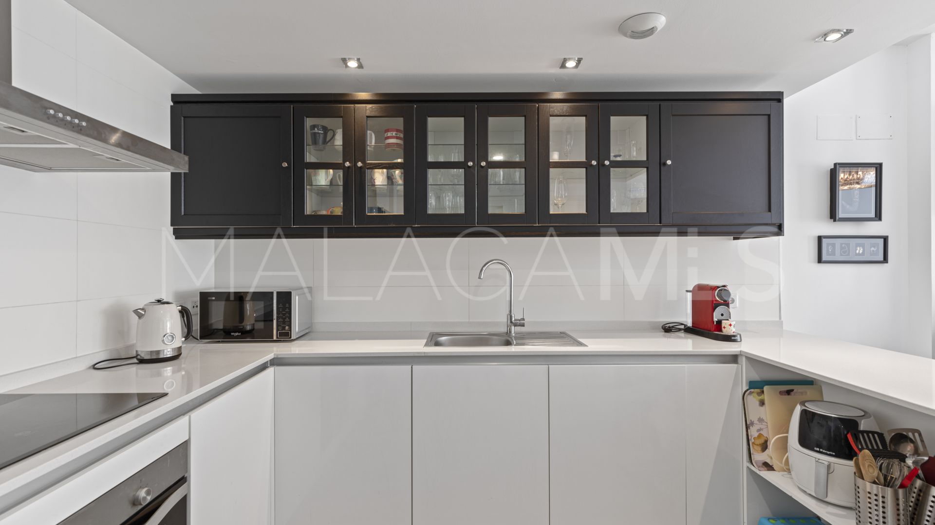 Buy penthouse in Benahavis with 3 bedrooms