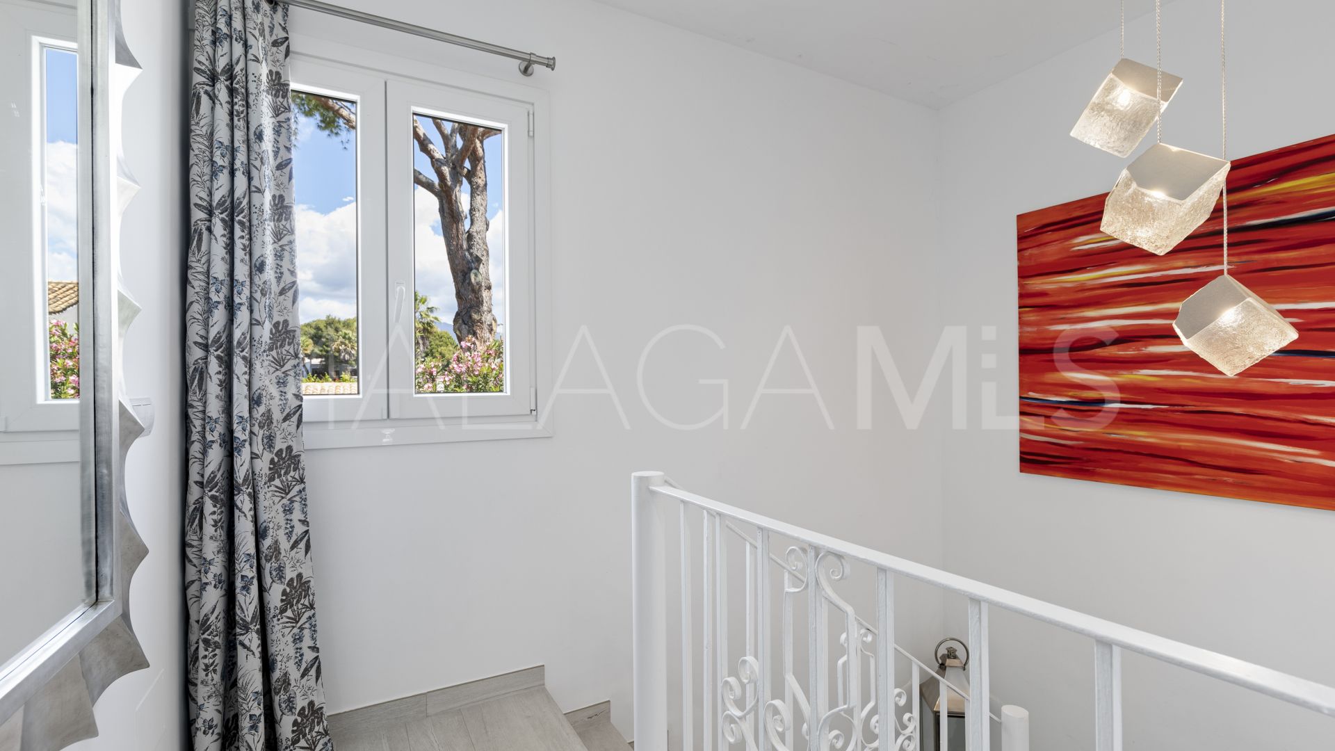 Villa for sale in Estepona