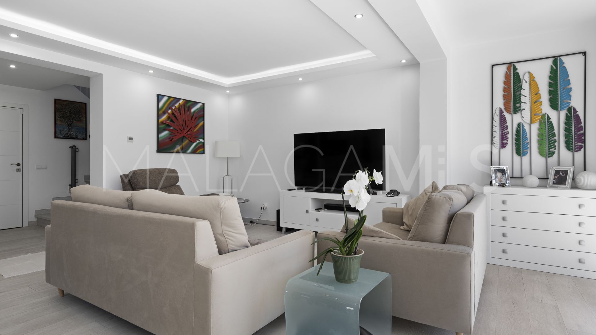 Villa for sale in Estepona