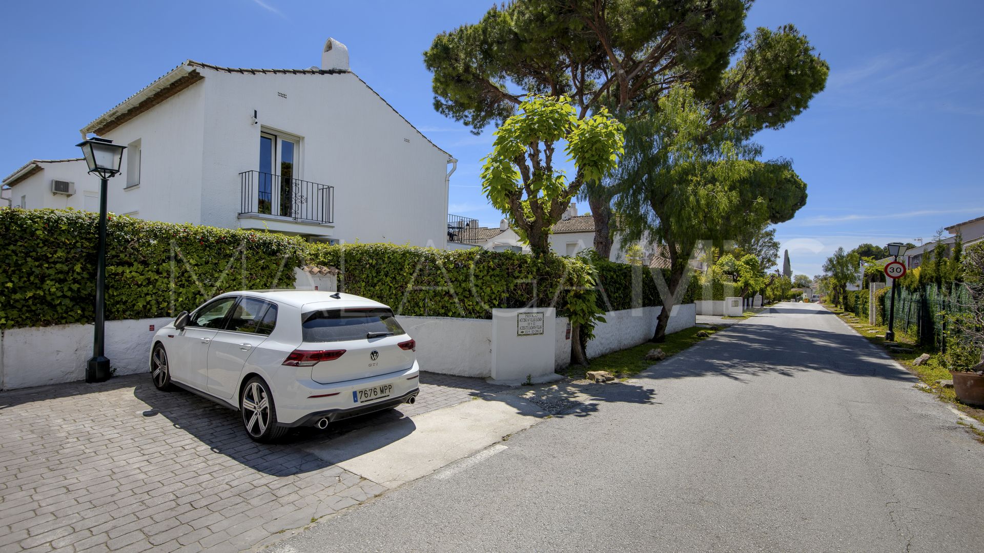 Villa for sale in Estepona