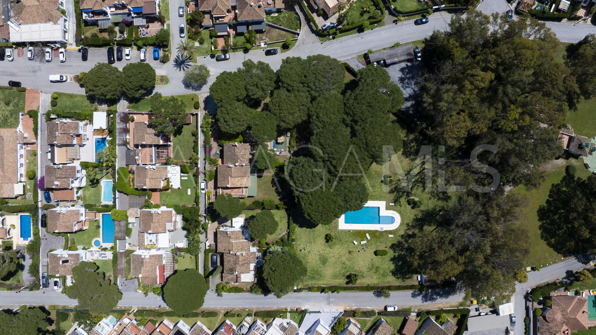 Villa for sale in Estepona