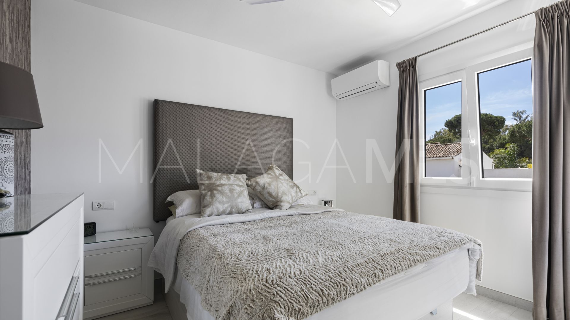 Villa for sale in Estepona