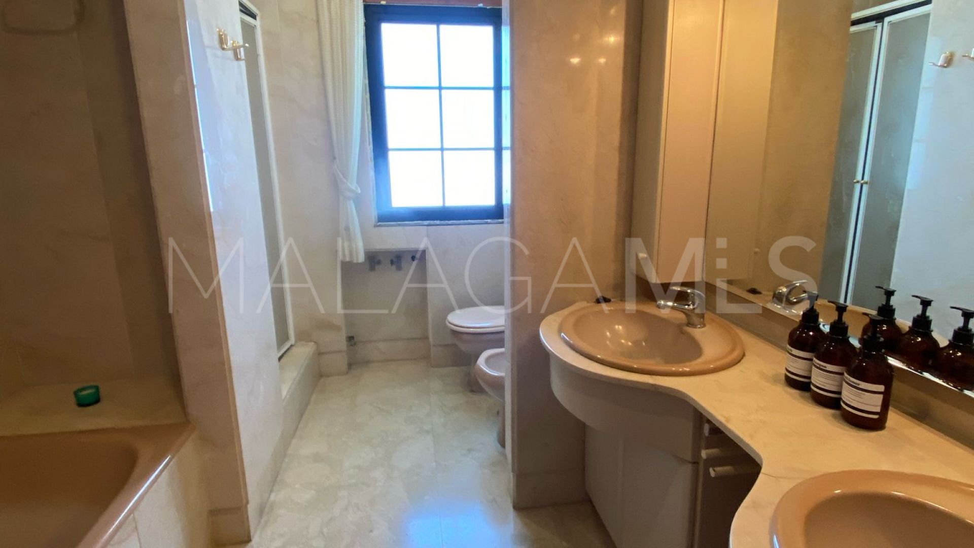 Villa with 5 bedrooms for sale in Guadalmina Alta