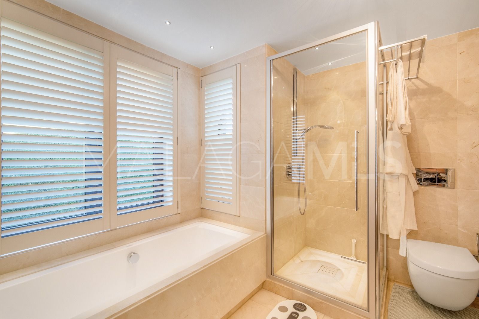 Villa for sale in Guadalmina Alta