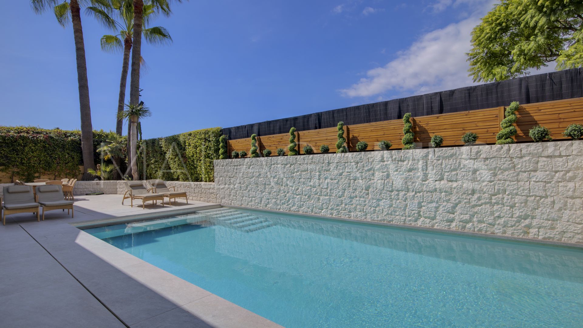 Villa for sale in Guadalmina Alta