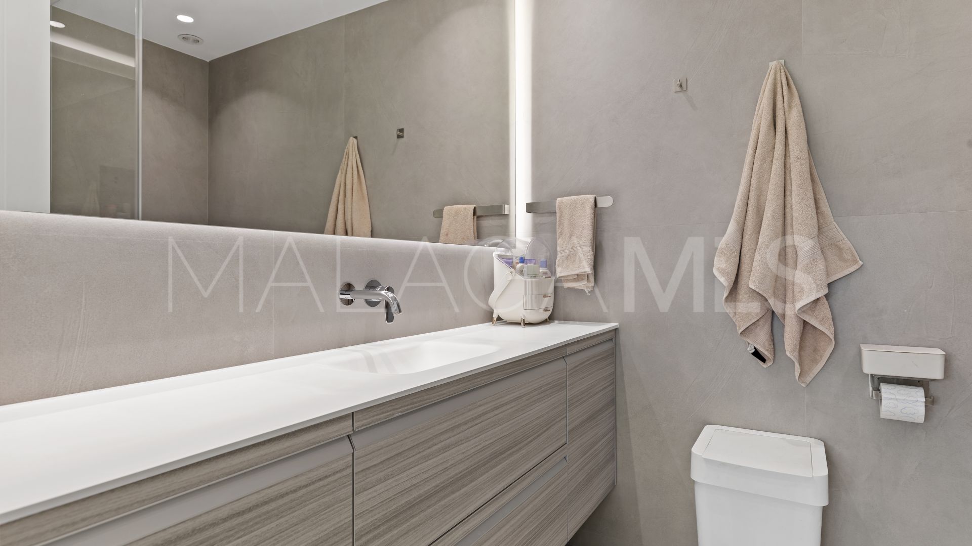 Villa for sale in Guadalmina Alta