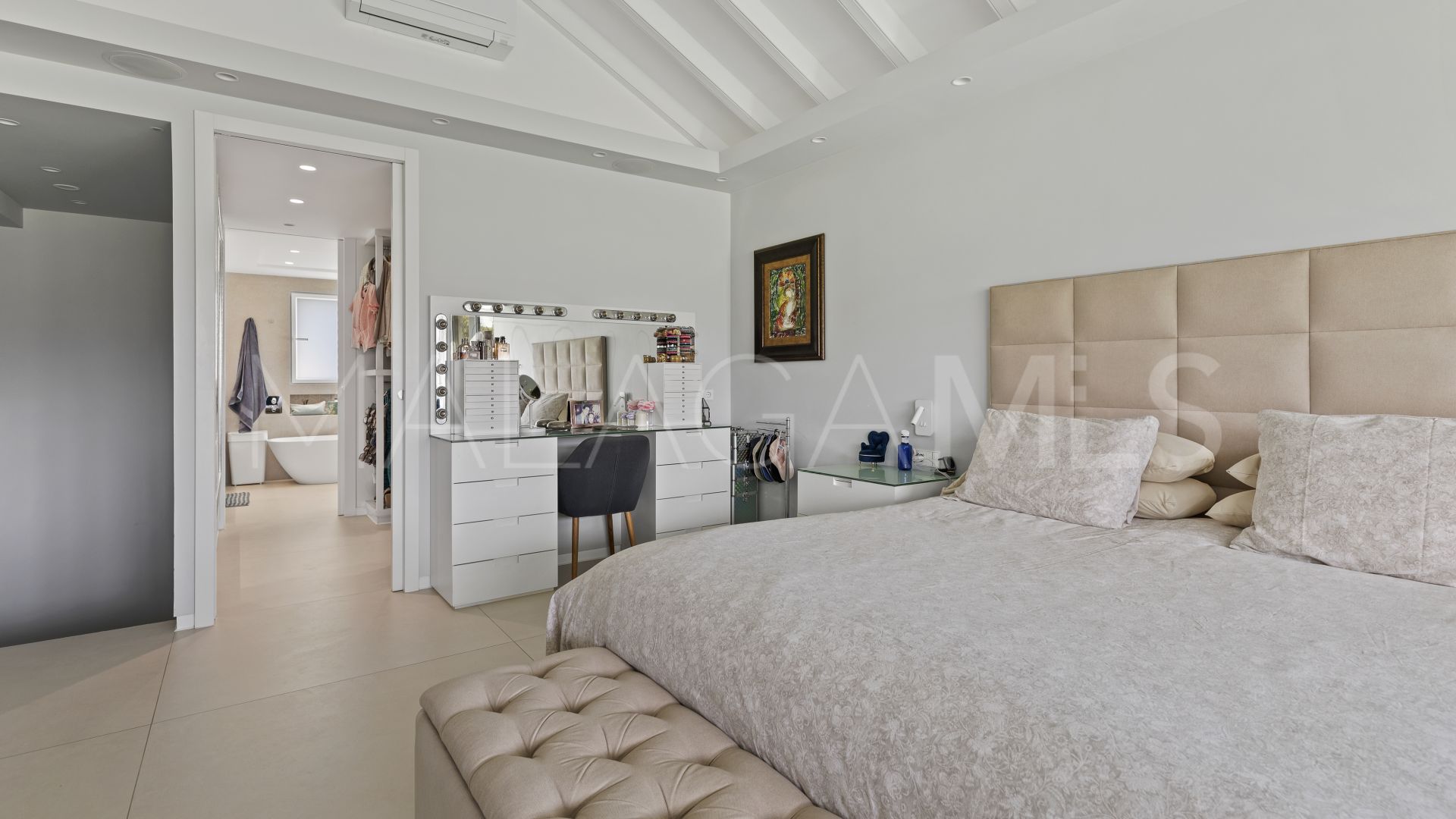 Villa for sale in Guadalmina Alta