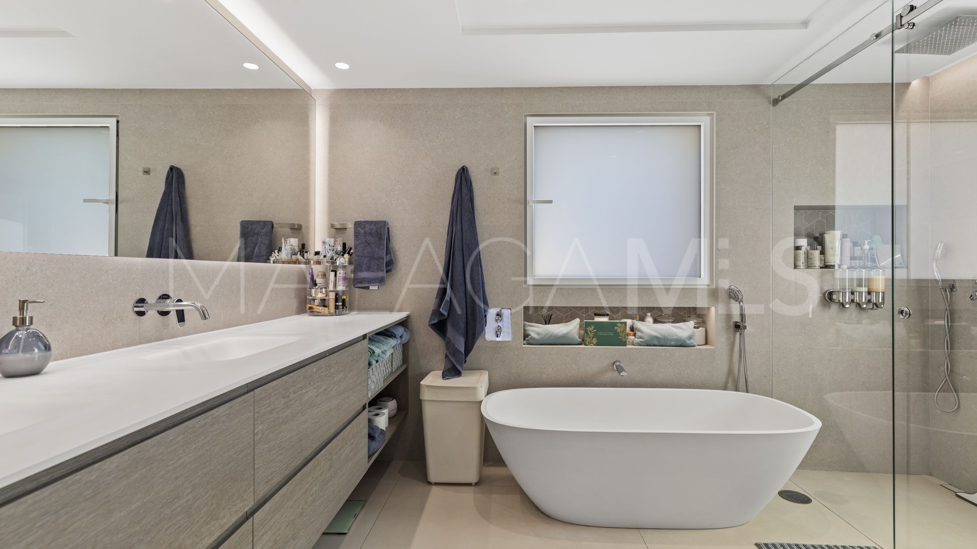 Villa for sale in Guadalmina Alta