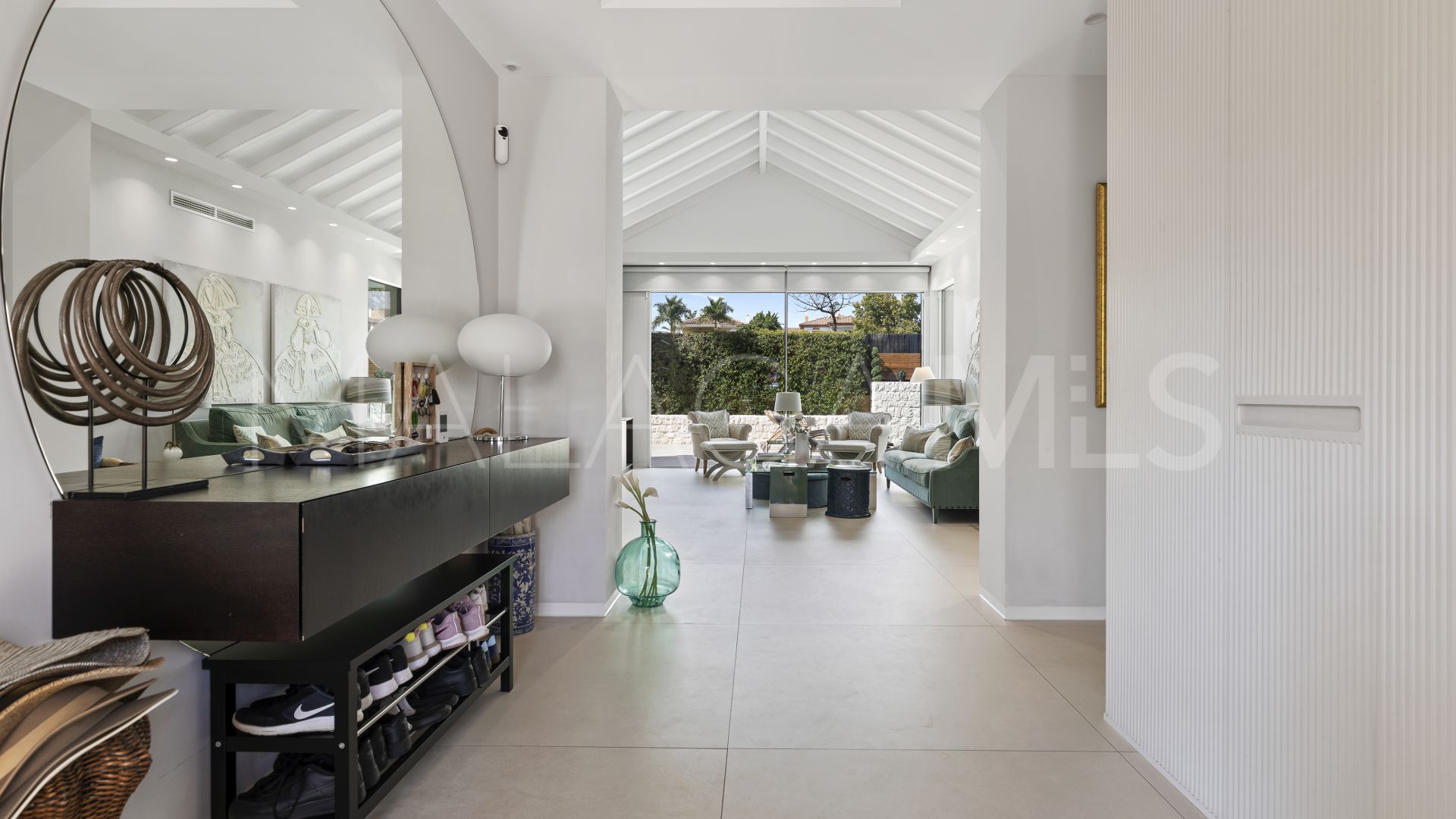 Villa for sale in Guadalmina Alta