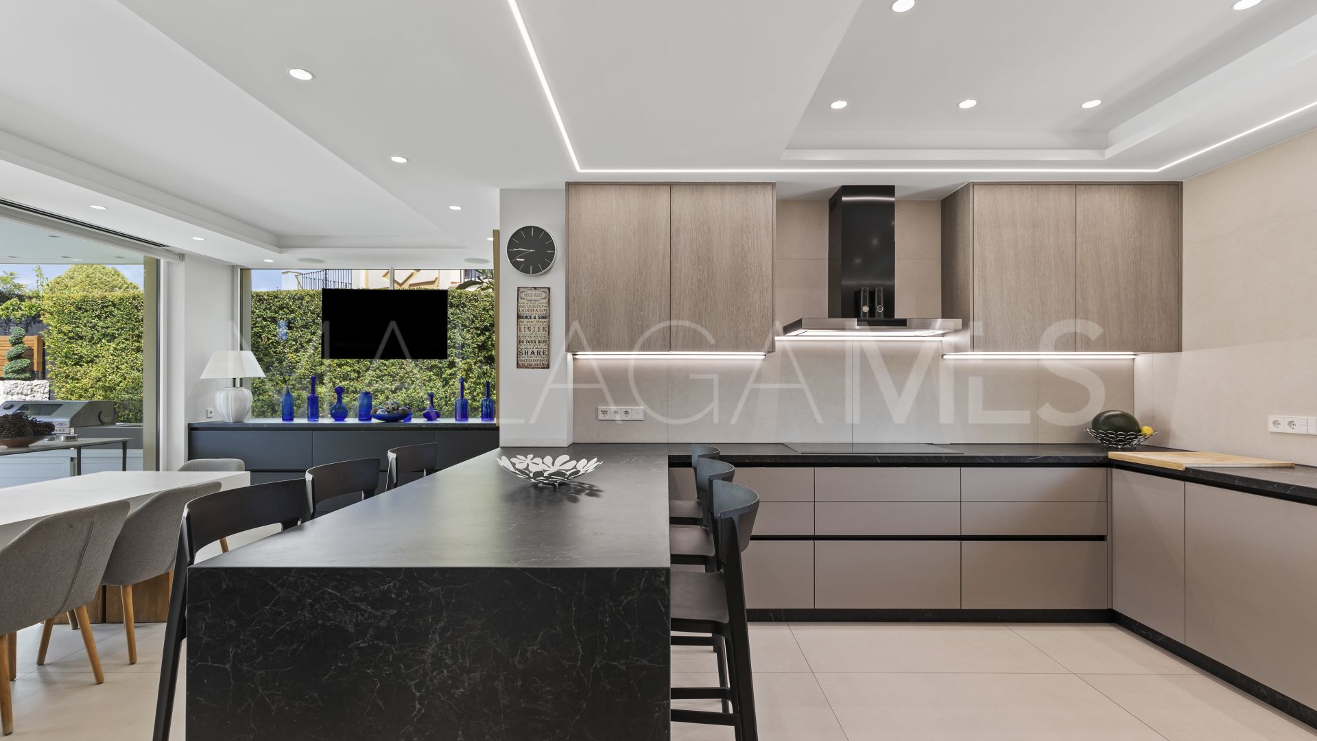 Villa for sale in Guadalmina Alta