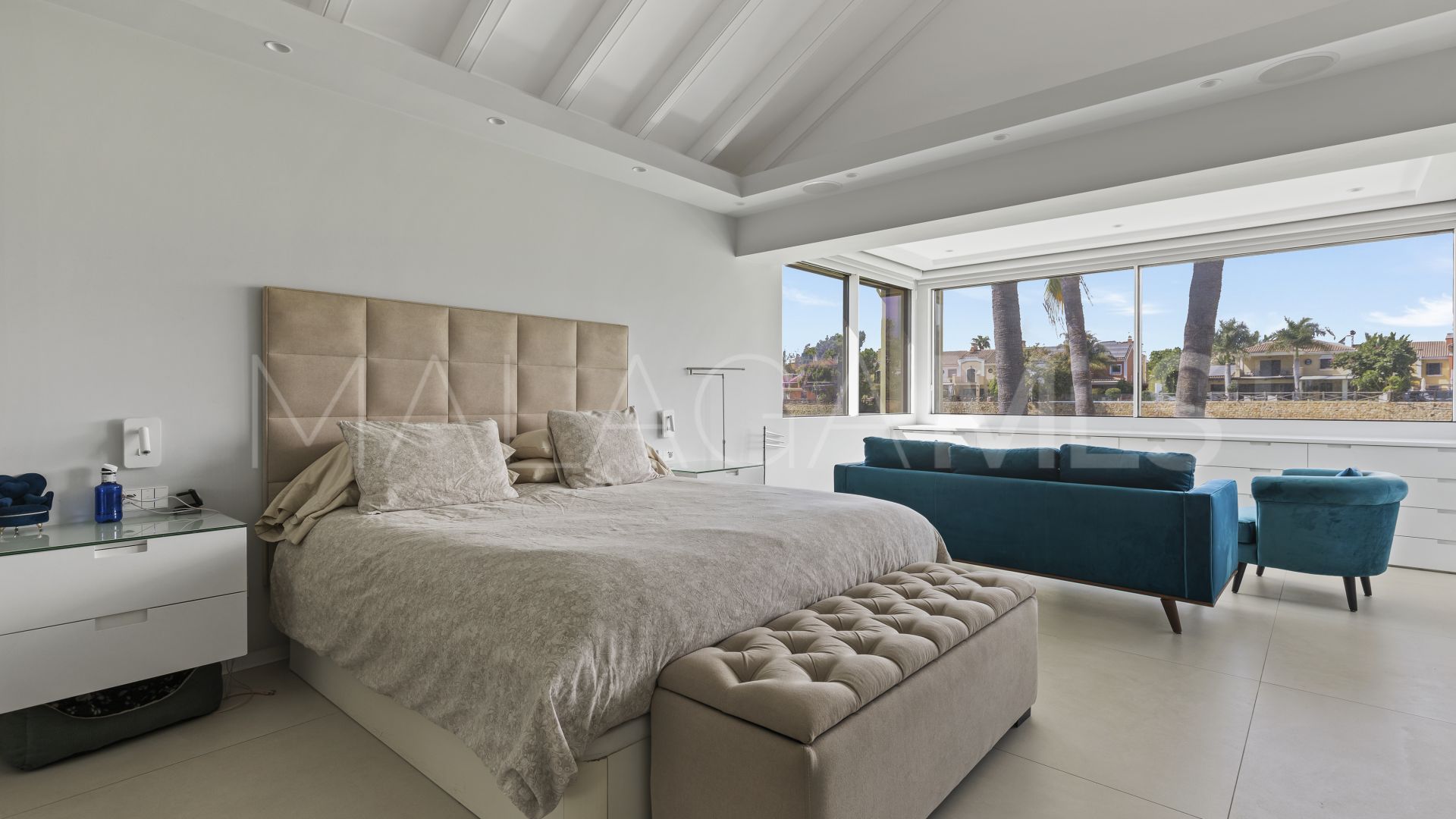 Villa for sale in Guadalmina Alta