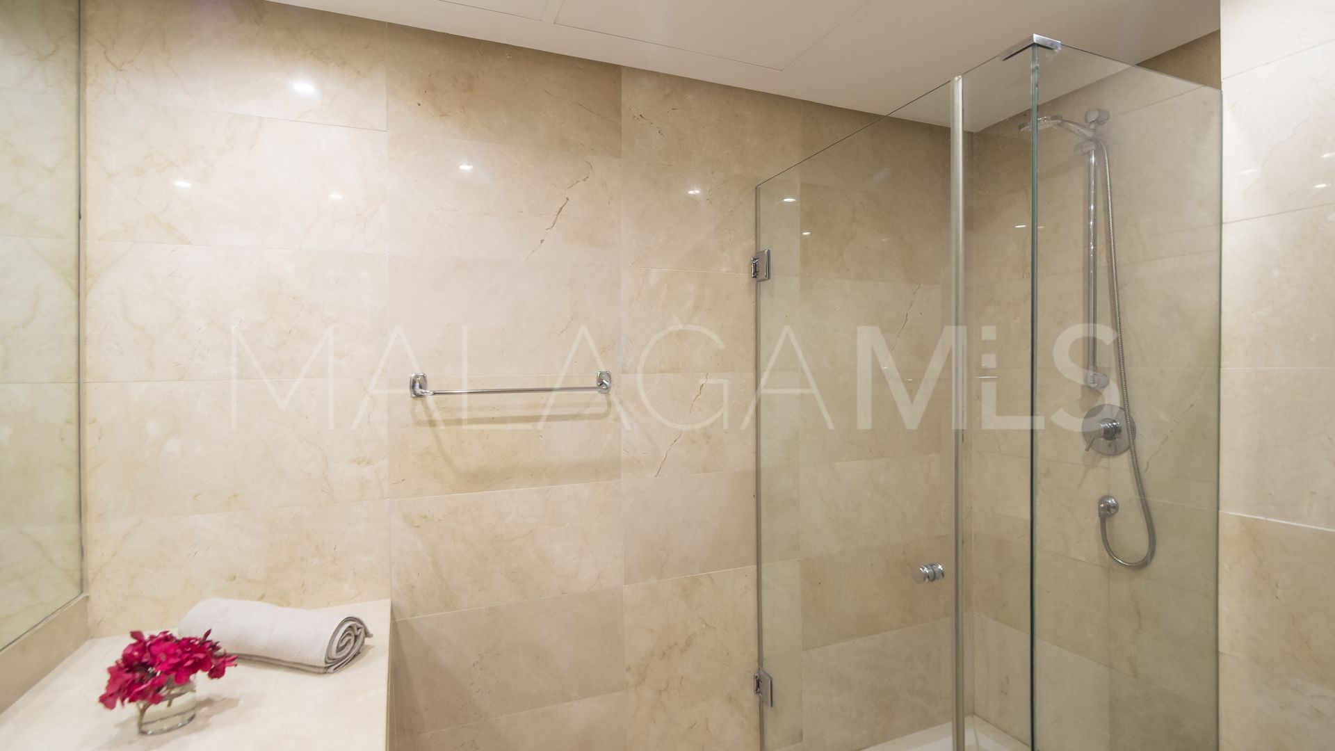 Appartement terrasse for sale in Estepona