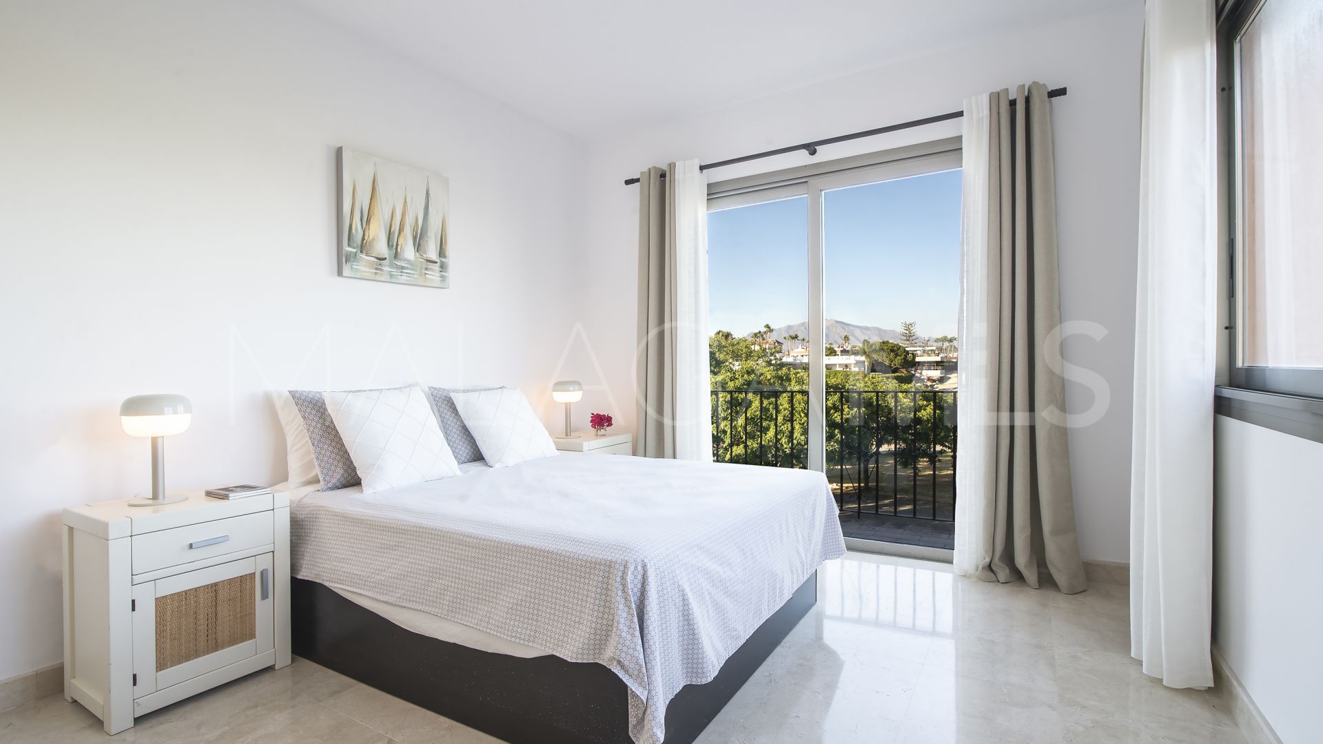 Appartement terrasse for sale in Estepona