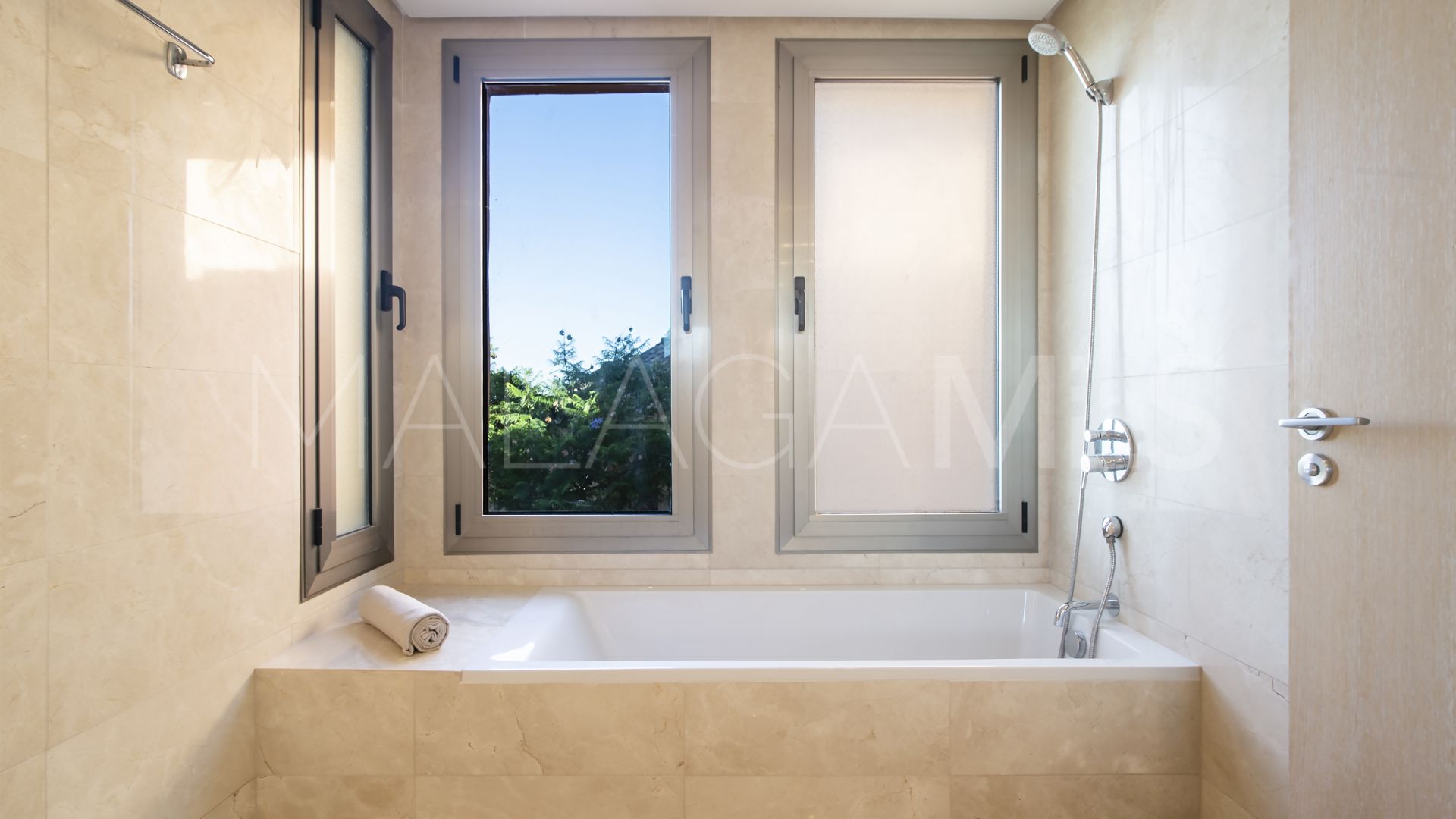 Appartement terrasse for sale in Estepona