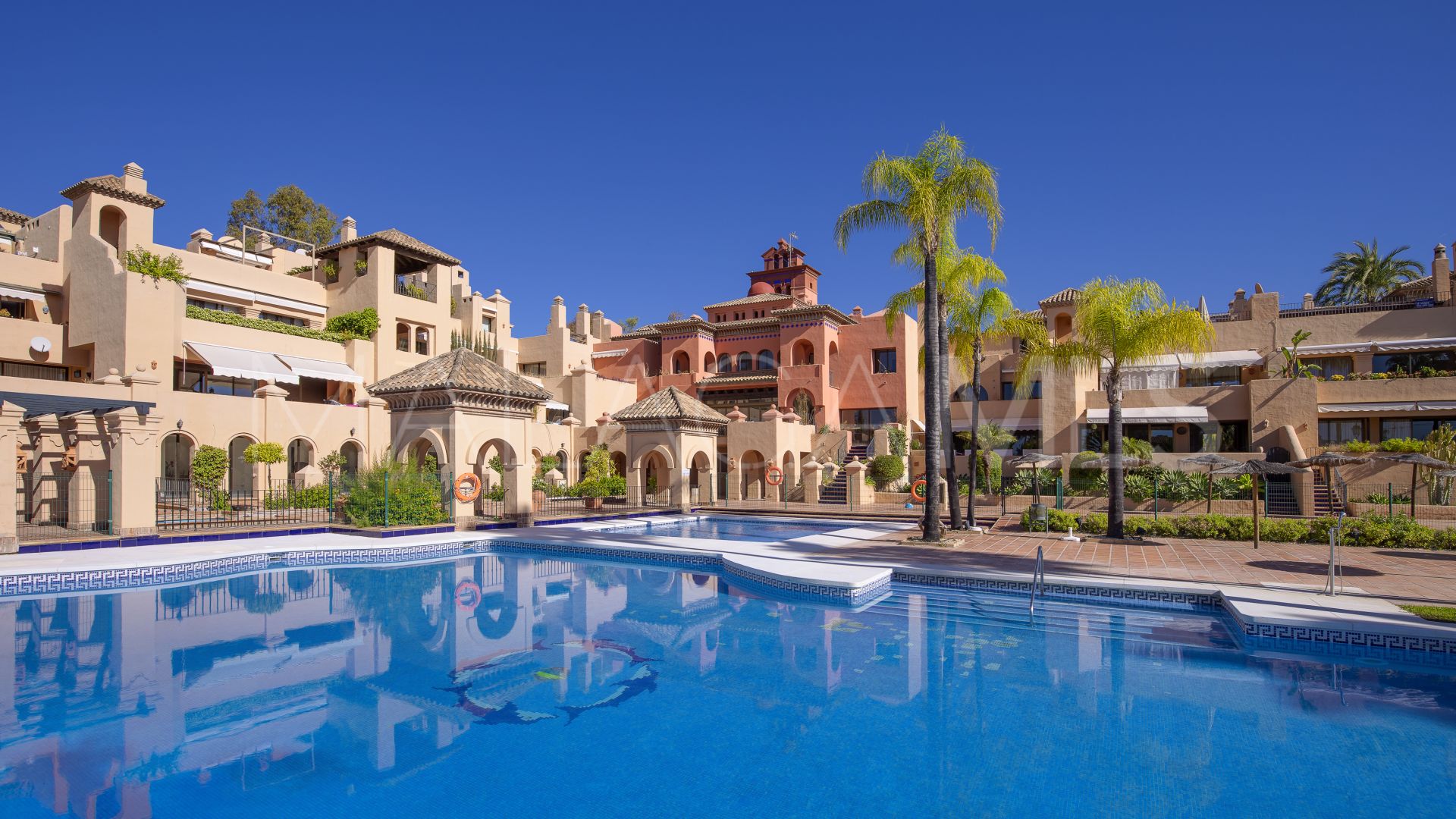 For sale ground floor apartment with 2 bedrooms in Estepona