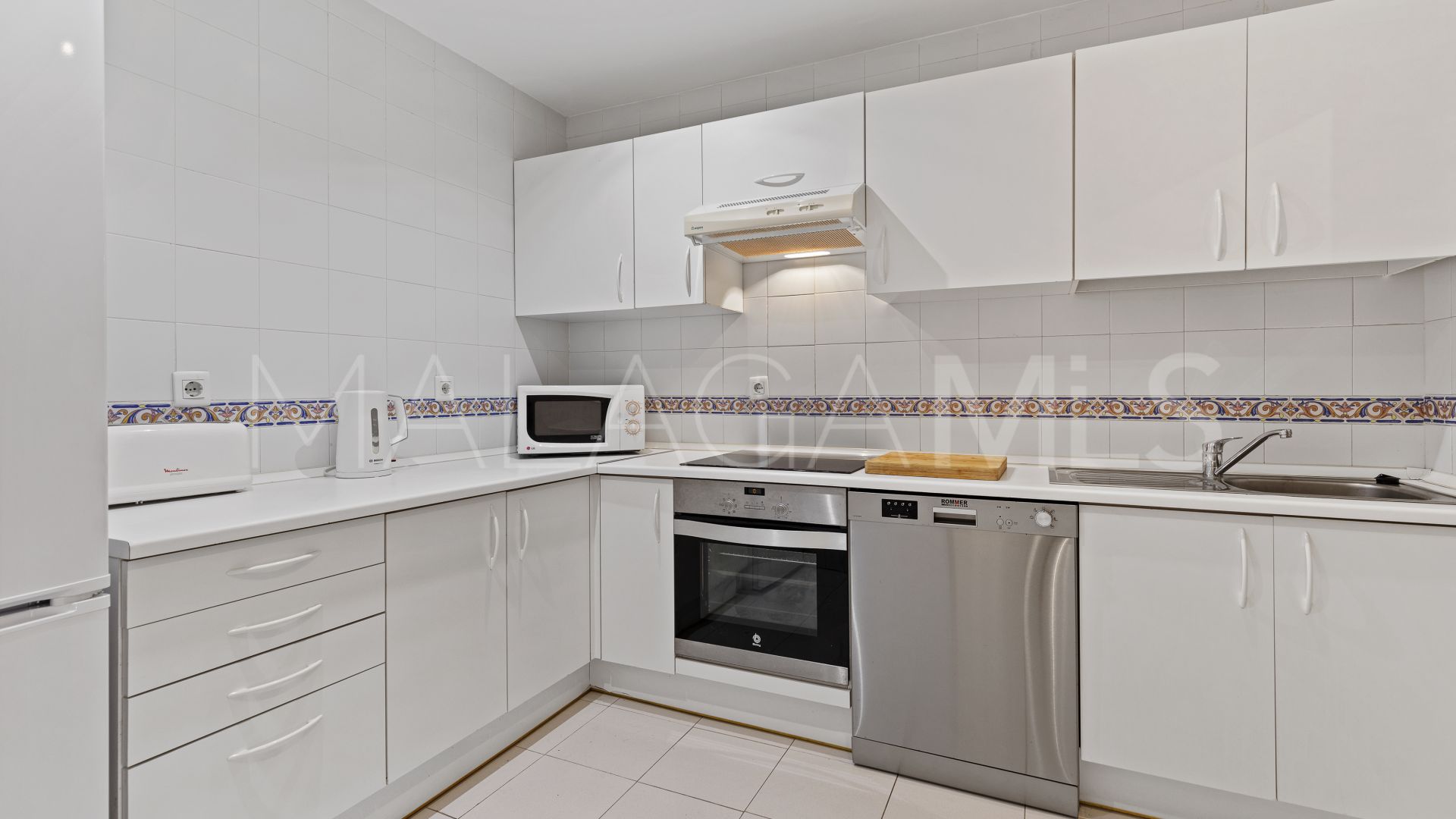 For sale ground floor apartment with 2 bedrooms in Estepona