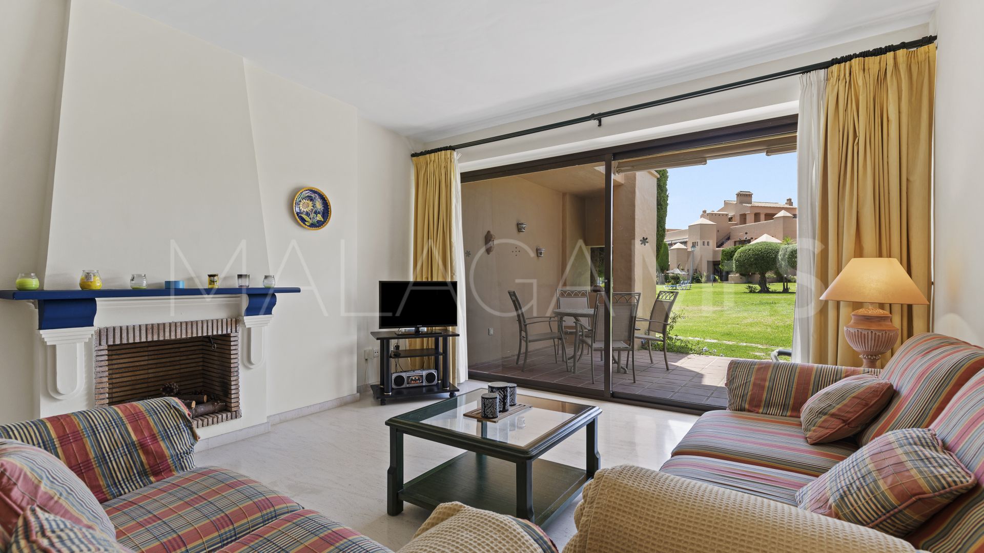 For sale ground floor apartment with 2 bedrooms in Estepona
