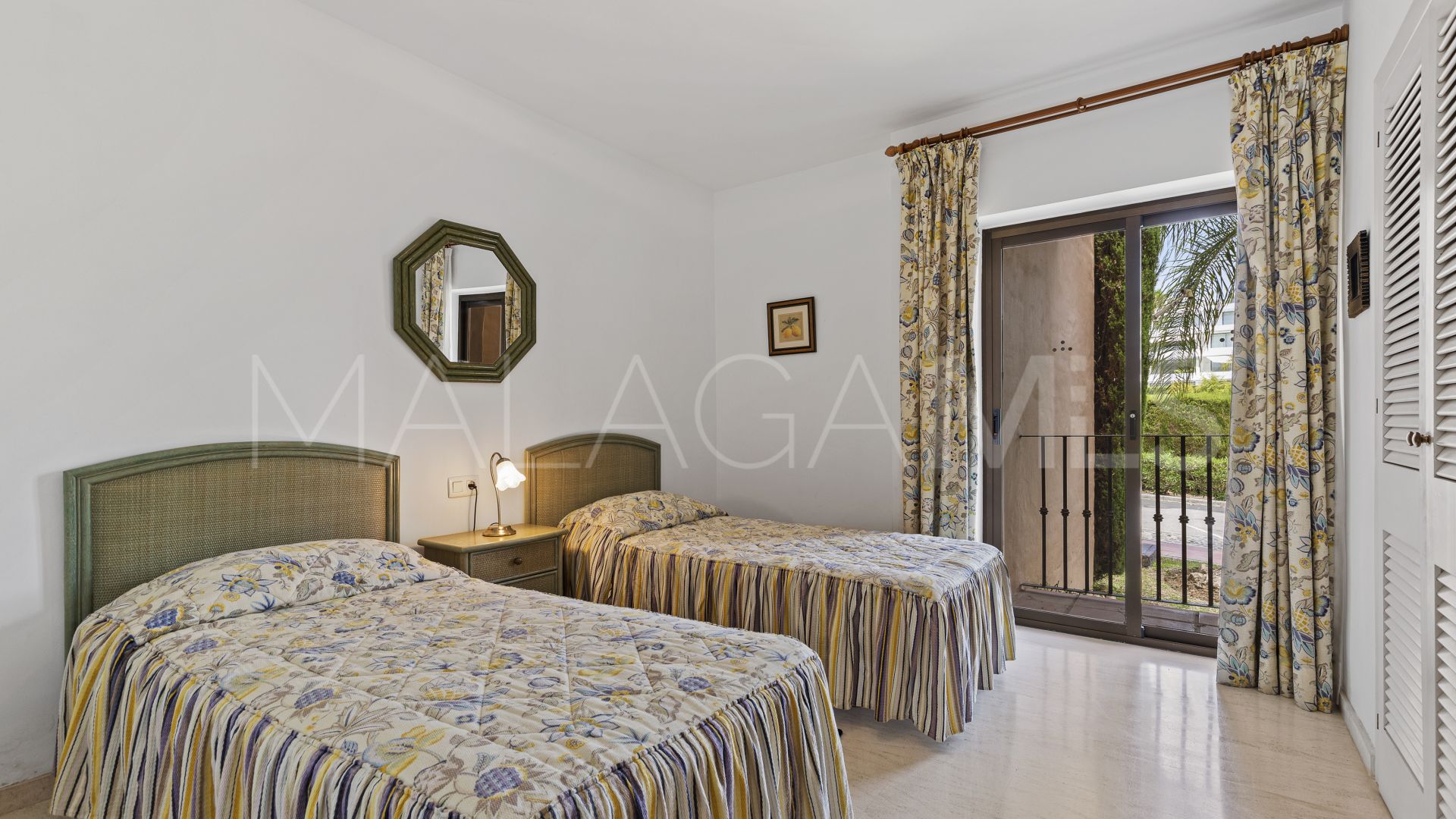 For sale ground floor apartment with 2 bedrooms in Estepona