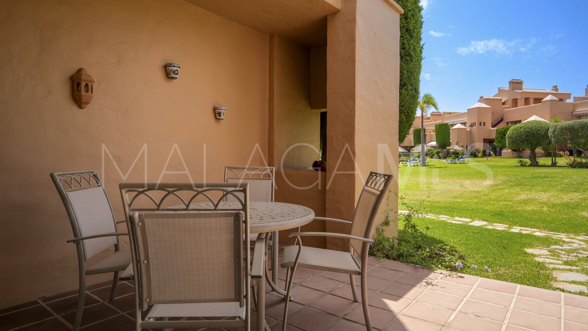 For sale ground floor apartment with 2 bedrooms in Estepona
