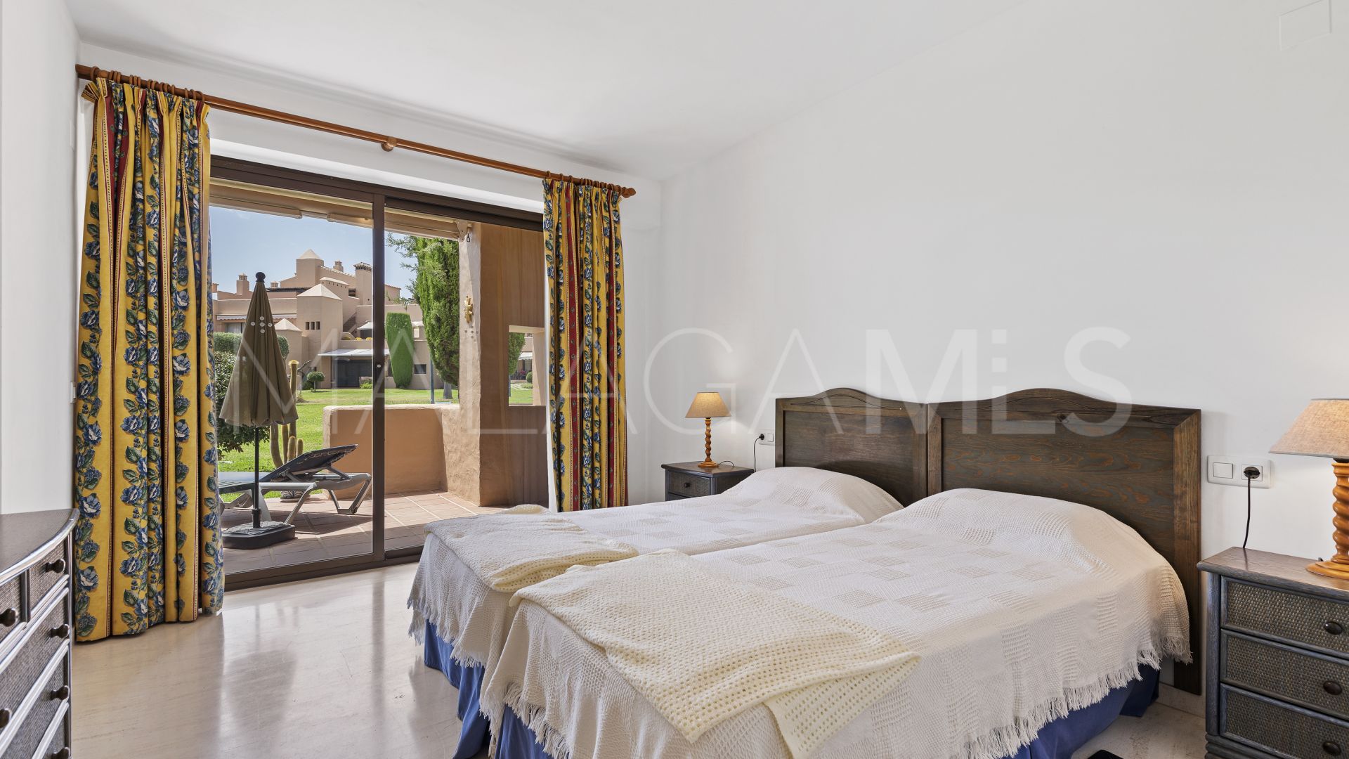 For sale ground floor apartment with 2 bedrooms in Estepona