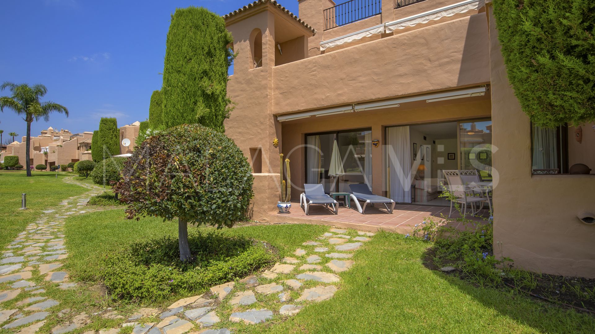 For sale ground floor apartment with 2 bedrooms in Estepona