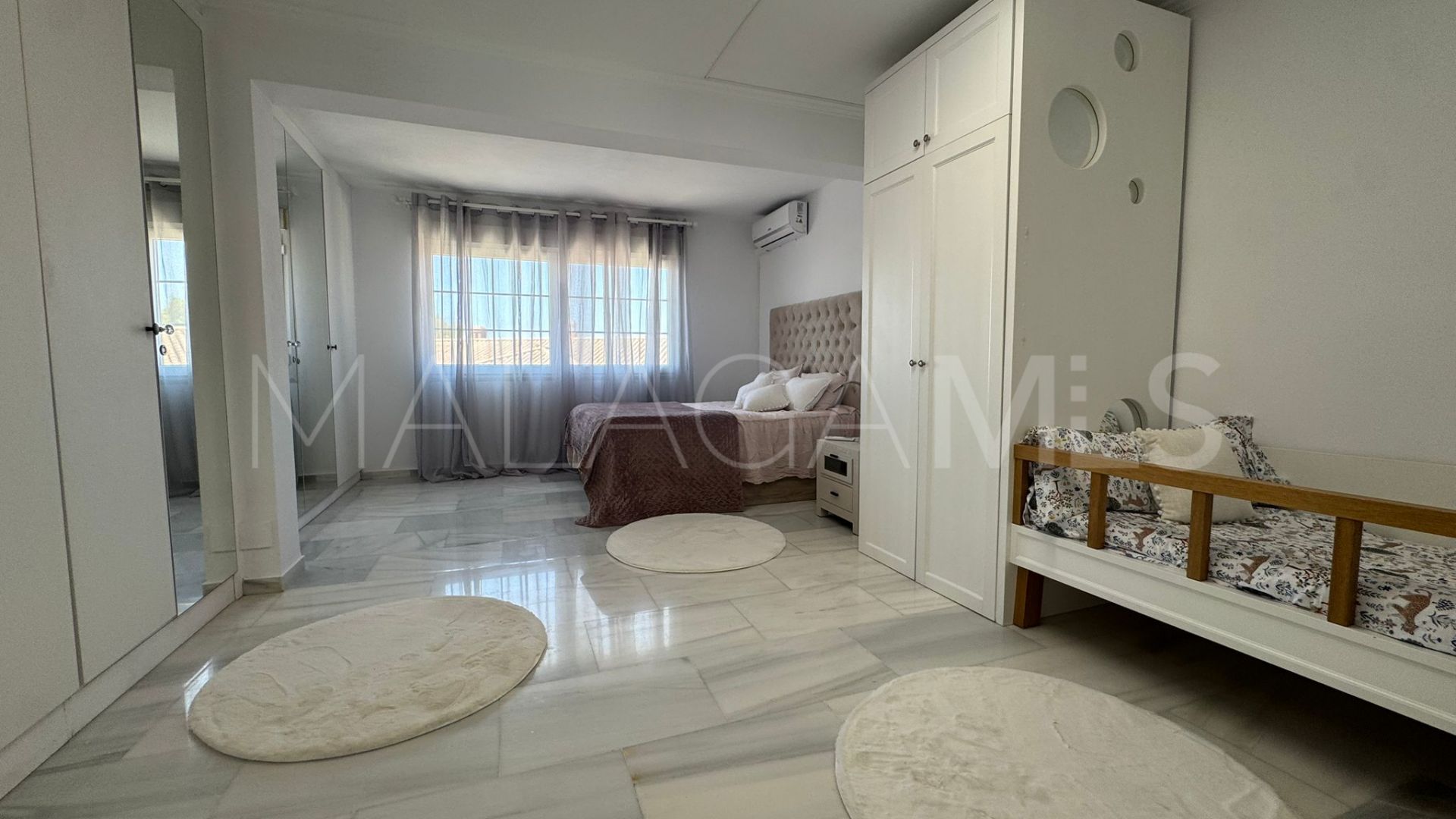 Maison de ville for sale in Estepona