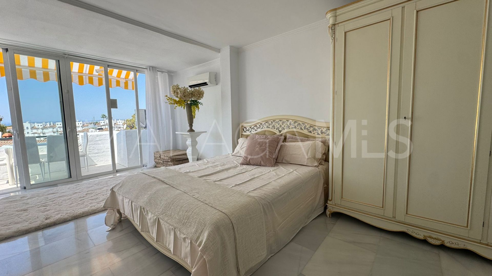Maison de ville for sale in Estepona