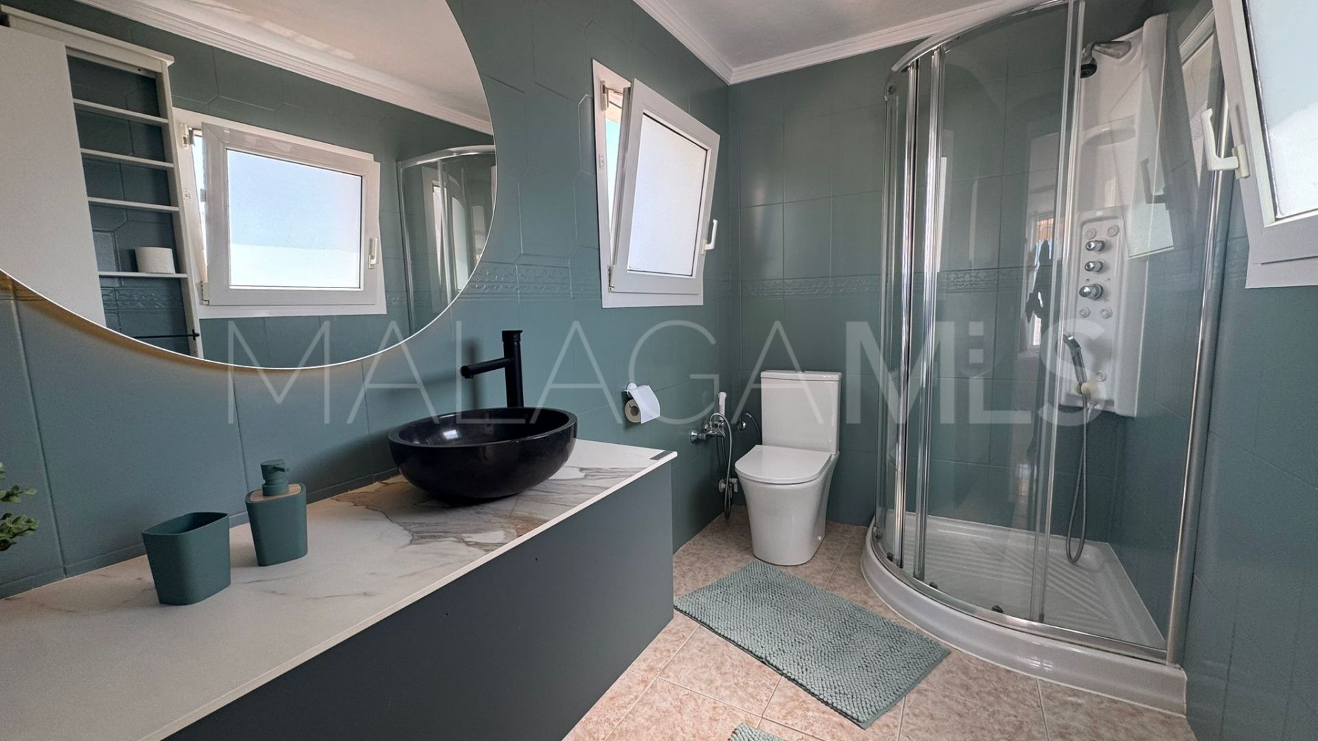 Maison de ville for sale in Estepona