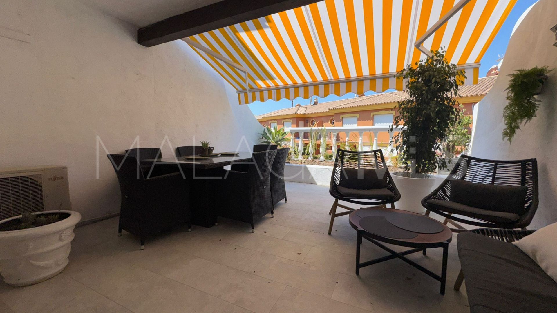 Maison de ville for sale in Estepona